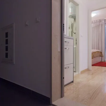 Luxury Split